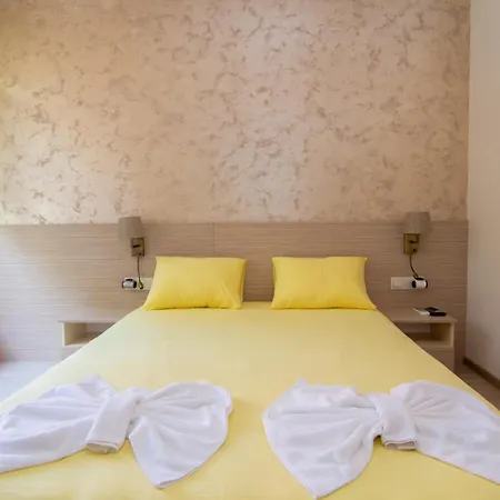 китанов Pensión 4*