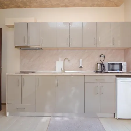 китанов 4* Πομόριε