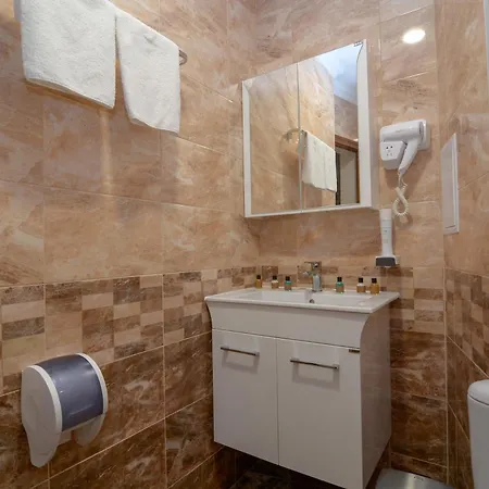 китанов 4* Πομόριε