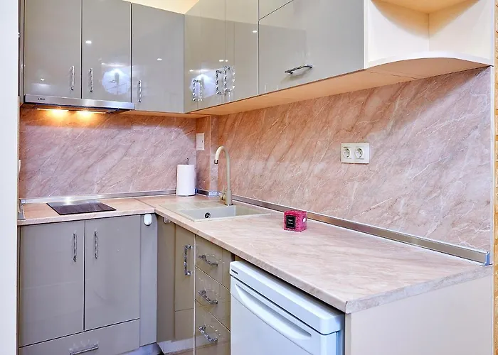 китанов Konukevi