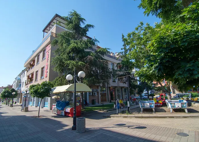 китанов Konukevi